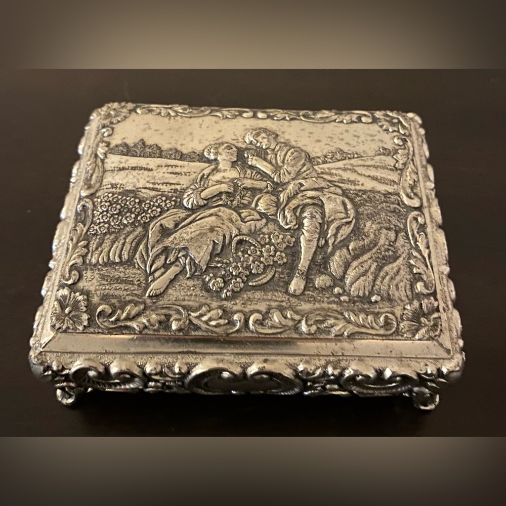 Vintage Silver Tone Trinket Box Footed Jewelry Box Ornate Floral Velvet Lined - Picture 3 of 6